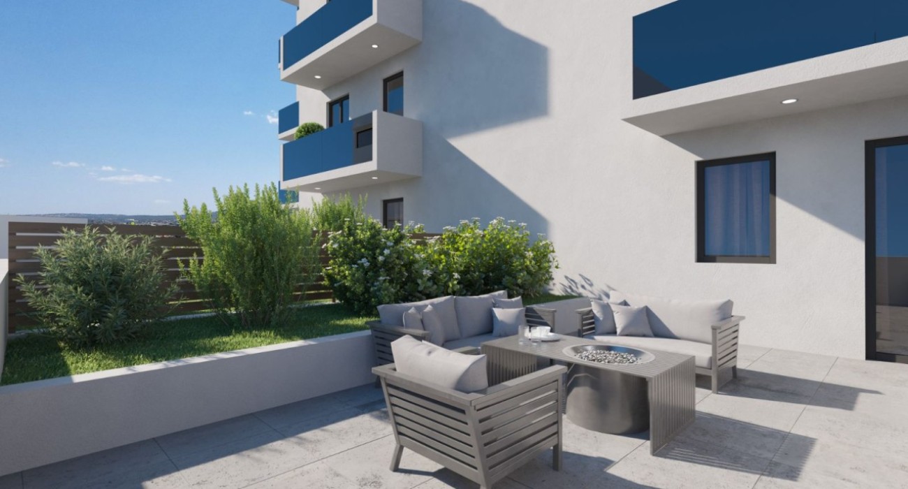 Apartament cu 4 cam. et. 3, Atena