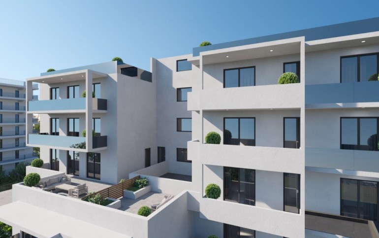 Apartament cu 4 cam. et. 3, Atena - Foto 1